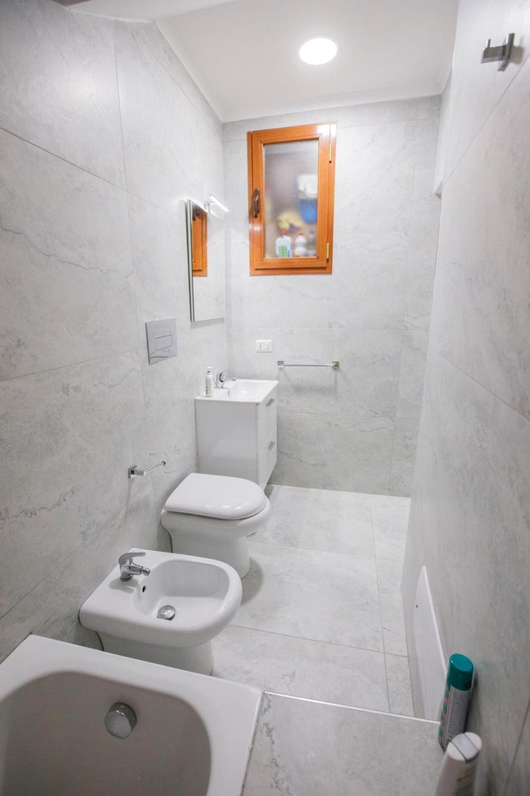 B&B Le Stanze Di Aurora Napels Buitenkant foto
